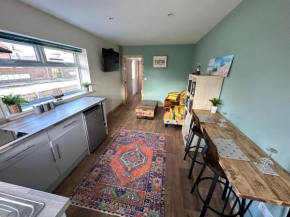 Seashell Cottage - Dog friendly 1 bed cottage close to the sea